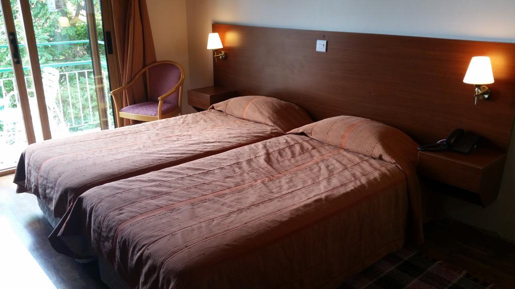 Edelweiss Hotel Платрес Стая снимка